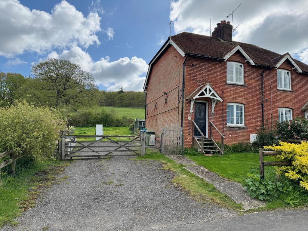 Lot: 24 - SEMI-DETACHED COTTAGE IN RURAL LOCATION - Front of property